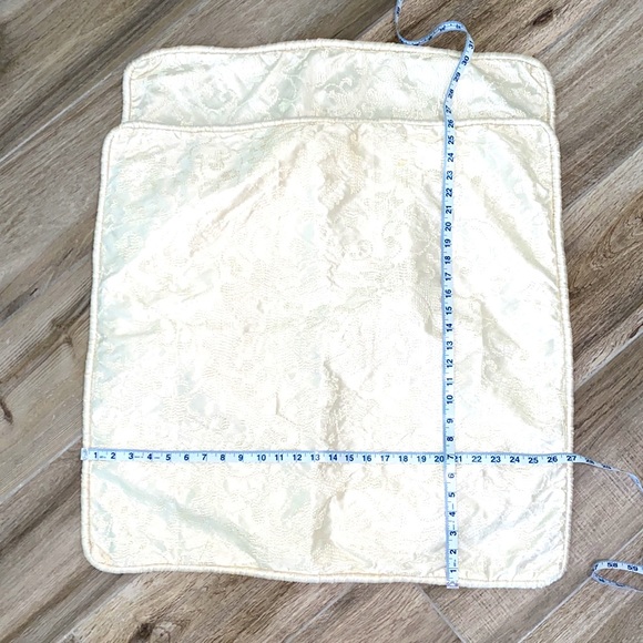 Euro shams pair of two. Satin cream - Picture 2 of 8